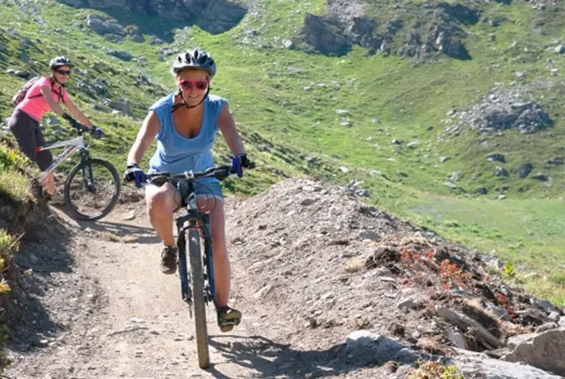 Val Thorens : paradis de la randonnée à VTT